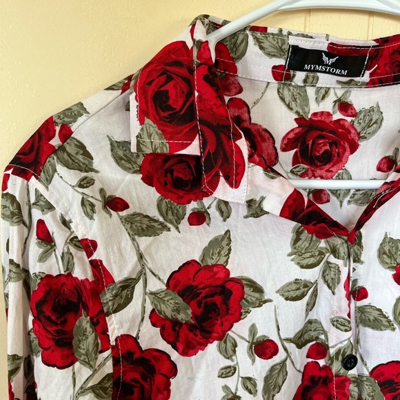 White button up w red roses - Picture 4 of 4